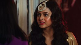 Naagini (Tamil) S06 E78 Prathana faces Saradha's wrath