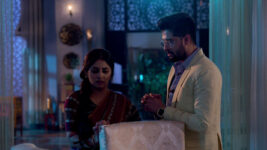 Bangla Medium S01 E105 Bikram Request to Indira