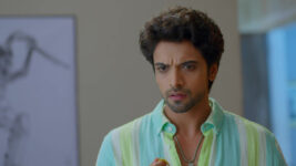 Faltu S01 E140 Ayaan Disguises Himself
