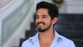Geetha S01 E832 Vijay announces Shruthi's marriage