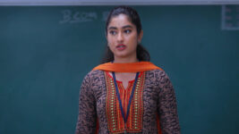 Kaatrukkenna Veli S01 E648 Vennila Discusses Ideas