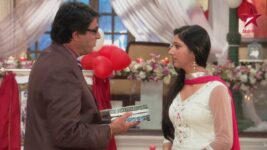 Pyaar Ka Dard Hai Meetha Meetha Pyaara Pyaara S02 E29 Purshottam gifts wife’s bangles
