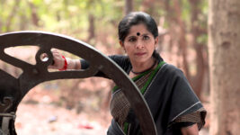 Sukh Mhanje Nakki Kay Asta S01 E734 Mangal To Hurt Herself?