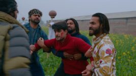 Swapnodana S01 E283 Veer fights off the goons