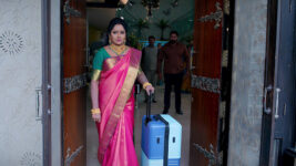 Brahma Mudi S01 E67 Aparna's Family Restricts Her