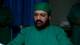 Ekka Dokka S01 E331 Dr. Guha to Perform a Surgery?