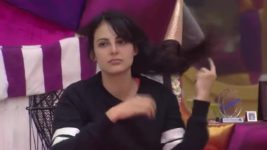 Bigg Boss (Colors tv) S09 E54 Contestants cry during Play and Pause