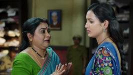 Krishnamma Kalipindhi Iddarini S01 E51 Bhavani Pleads with Gowri