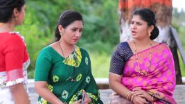 Geetha S01 E935 Geetha and Sudharani find Chandrika