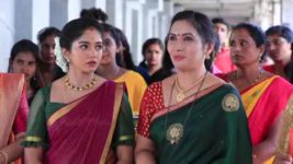Geetha S01 E958 The truth about Geeta's father comes to light!