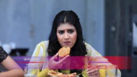 Gandharva Kumari Amrapali S01 E36 Pradyumna feeds Amrapali