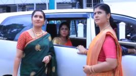 Geetha S01 E965 Madam face-to-face with Vijay!