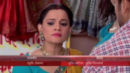 Diya Aur Baati Hum S06E07 Vikram Follows Meenakshi Full Episode