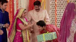 Diya Aur Baati Hum S07E08 Bhabasa invites Emily to the baby shower Full Episode