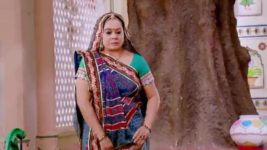 Diya Aur Baati Hum S08E18 Emily sneaks into Dhaisa's house Full Episode