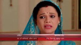 Diya Aur Baati Hum S08E57 Santosh gives a pair of earrings Full Episode