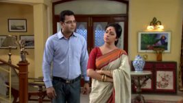 Bodhuboron S14E08 Sriparna misunderstands Partha Full Episode