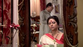 Bodhuboron S16E30 Abhro tends to Niki Full Episode