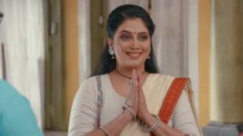 Mehndi Hai Rachne Waali (star plus) S01E246 Raghav's Romantic Gesture Full Episode