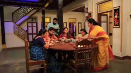 Naam Iruvar Namaku Iruvar S02E432 Gayathri Feels Relieved Full Episode