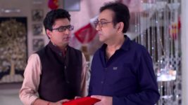 Premer Kahini S01E34 Raj Stands By Piya Full Episode