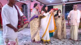 Premer Kahini S05E22 Pratik Looks after Piya Full Episode