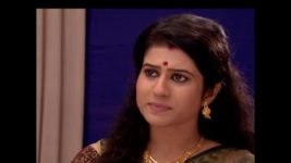 Tomay Amay Mile S03E22 Nishith gifts earrings to Bhavani Full Episode