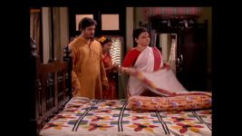 Tomay Amay Mile S04E21 Ushoshi tends to Nishith's wound Full Episode
