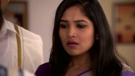 Yeh Hai Mohabbatein S26E18 Raman Searches for the Clip Full Episode