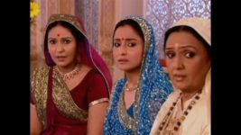 Yeh Rishta Kya Kehlata Hai S08E72 Gayathri calls up the Jindal's Full Episode