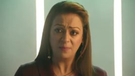 Adhe Kangal S01E395 Mohini's New Ally Full Episode