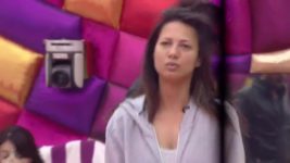 Bigg Boss (Colors tv) S09 E75 Contestants cry during Play and Pause