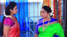 Kanne Kalaimaane S01 E350 Madhuri Learns the Truth