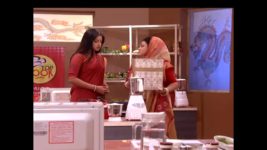 Tomay Amay Mile S06E60 Bhavani offers sweets to judge Full Episode
