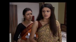 Aanchol S05E24 Geeta throws Tushu out Full Episode