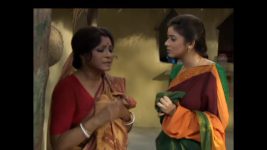 Aanchol S06E27 Tushu weaves a saree for Munni Full Episode