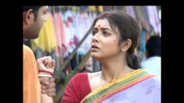 Aanchol S06E40 Rajeshwar tries to kidnap Tushu Full Episode