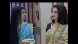 Aanchol S11E12 Tushu gives Geeta the earrings Full Episode
