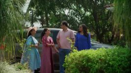 Chotya Bayochi Mothi Swapna S01 E451 It's A Family Picnic
