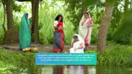 Prothoma Kadambini S01E19 Bini Faces Embarrassment Full Episode