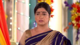 Gramer Rani Binapani S01E69 Shatadru Catches Chanchal Full Episode