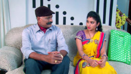 Kumkuma Puvvu (Maa Tv) S02 E24 Vishwanath Advises Siri