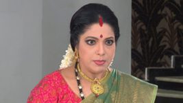 Kumkuma Puvvu (Maa Tv) S02 E28 Jayanthi Confronts Vishwanath