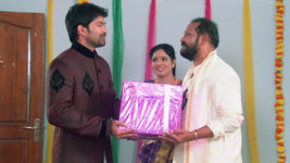 Kumkuma Puvvu (Maa Tv) S04 E19 Anand To Open Nagaraj's Gift