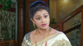 Kumkuma Puvvu (Maa Tv) S07 E60 Renuka Blackmails Jayanthi