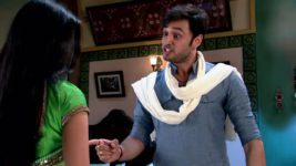 Saraswatichandra S04E23 Naveenchandra talks to Dugba Full Episode