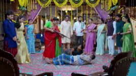 Kumkuma Puvvu (Maa Tv) S08 E2155 Anjali Gets Startled