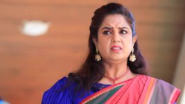 Lakshmi Baramma S02 E331 Lakshmi confronts Kaveri