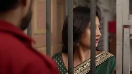 Pirticha Vanva Uri Petla S01 E393 Savitri confides in Vidyadhar